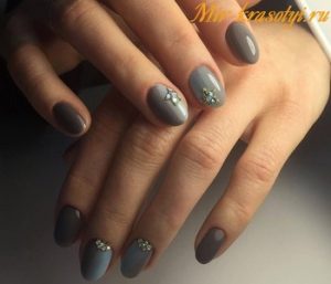 Серый дизайн ногтей 2018